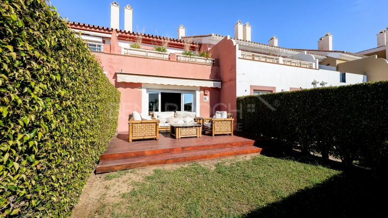 Galerie de photos - Maison jumelée avec jardin à El Campanario, Estepona