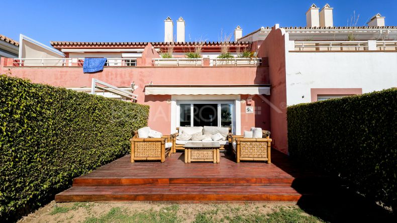 Galerie de photos - Maison jumelée avec jardin à El Campanario, Estepona