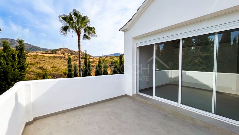 Galería de fotos - Villa pareada con vistas en Marbella Este