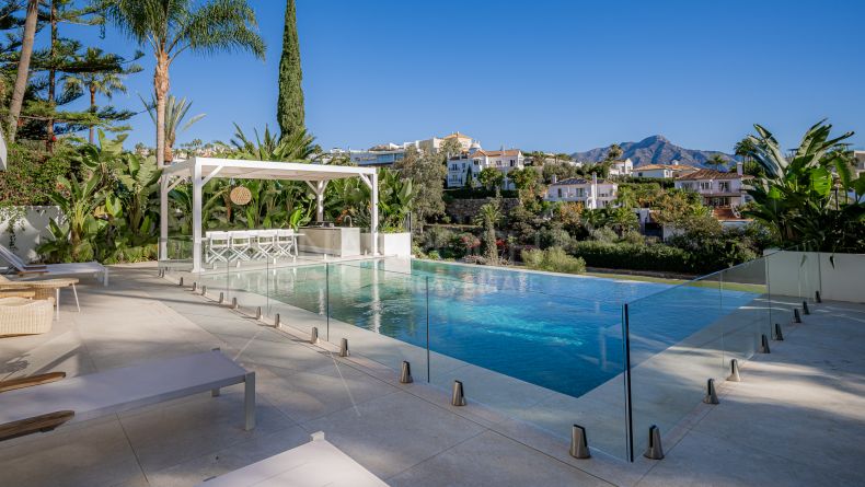 Galerie de photos - Villa de style moderne à El Herrojo, Benahavis