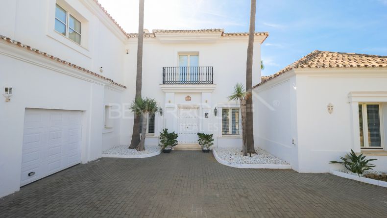 Galerie de photos - Villa avec vue sur la mer à El Paraiso, Estepona