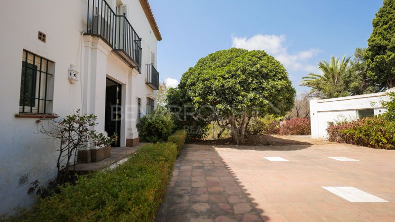 Galerie de photos - Villa de style méditerranéen sur le New Golden Mile, Estepona