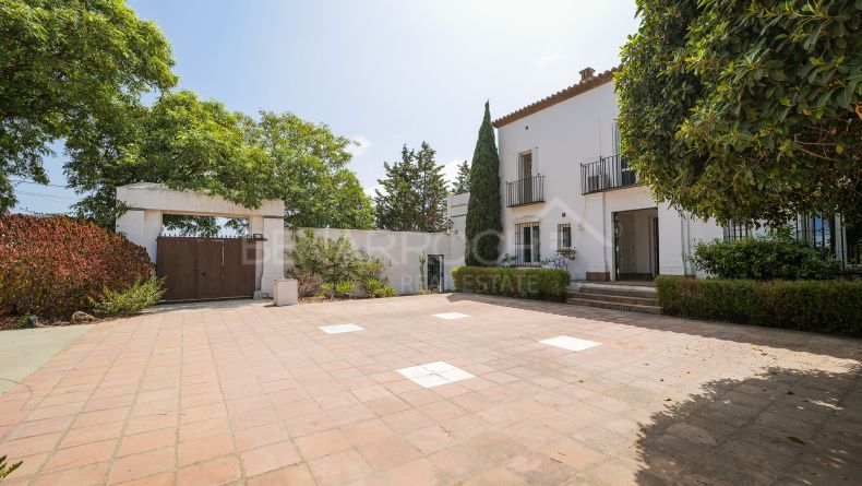 Galerie de photos - Villa de style méditerranéen sur le New Golden Mile, Estepona