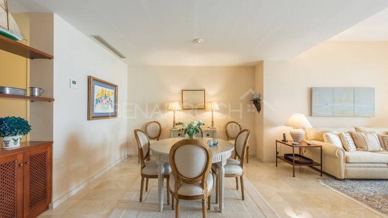 Galería de fotos - Apartamento en primera linea de playa en Rio Real, Marbella Este