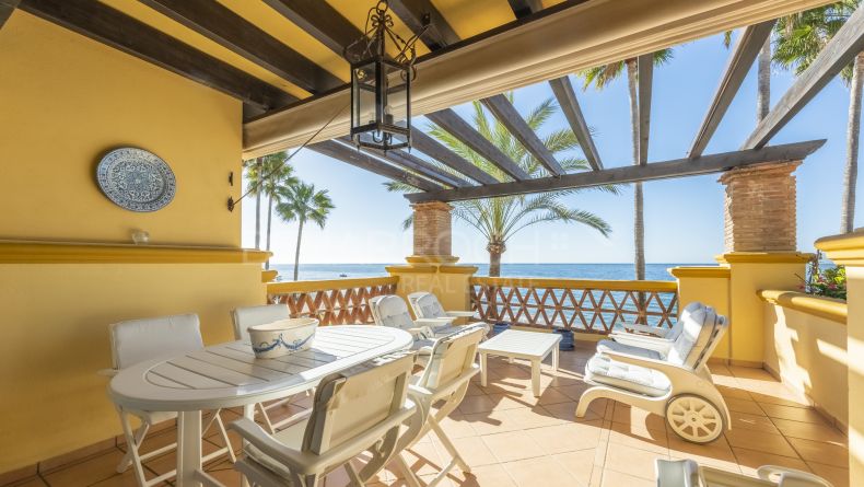 Galería de fotos - Apartamento en primera linea de playa en Rio Real, Marbella Este