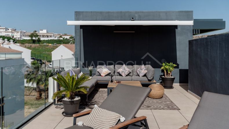 Galerie de photos - Impeccable penthouse avec piscine privée à El Campanario, Estepona