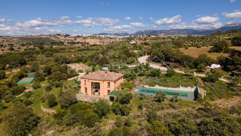 Acogedora e impresionante villa con mucho arte en Ronda