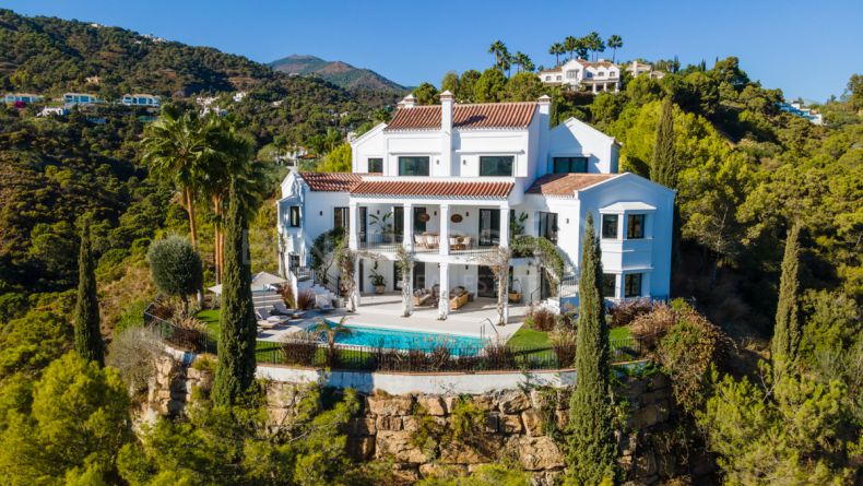 Galerie de photos - Villa de style andalou à El Madroñal, Benahavis