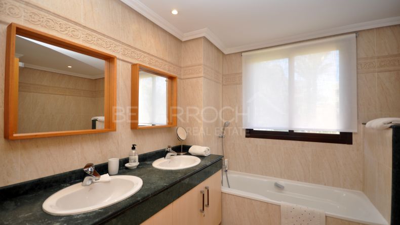 Galería de fotos - Impecable apartamento con vistas en Las Lomas del Conde Luque, Benahavis