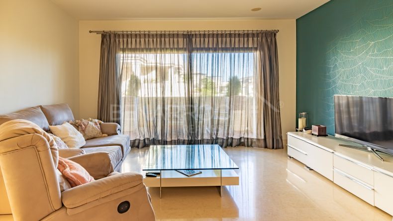 Galería de fotos - Apartamento en planta media en Capanes del Golf, Benahavis