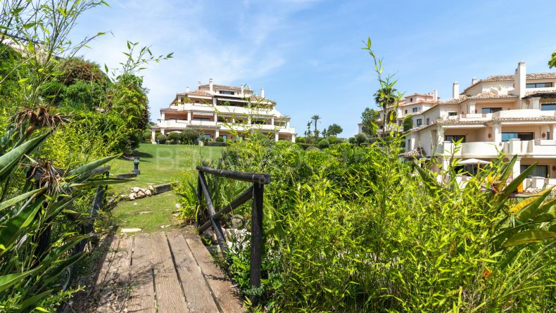 Photo gallery - Middle floor apartment in Capanes del Golf, Benahavis