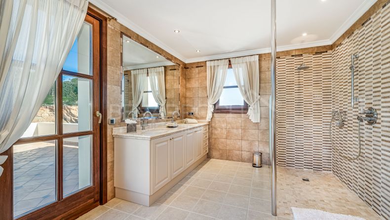 Photo gallery - Villa for sale in Altos de Estepona, Estepona