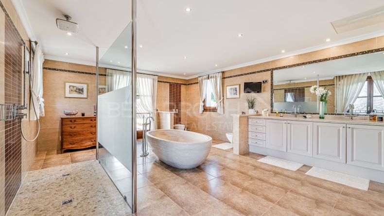 Photo gallery - Villa for sale in Altos de Estepona, Estepona