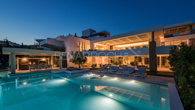 Modern design villa in Los Flamingos Golf, Benahavis