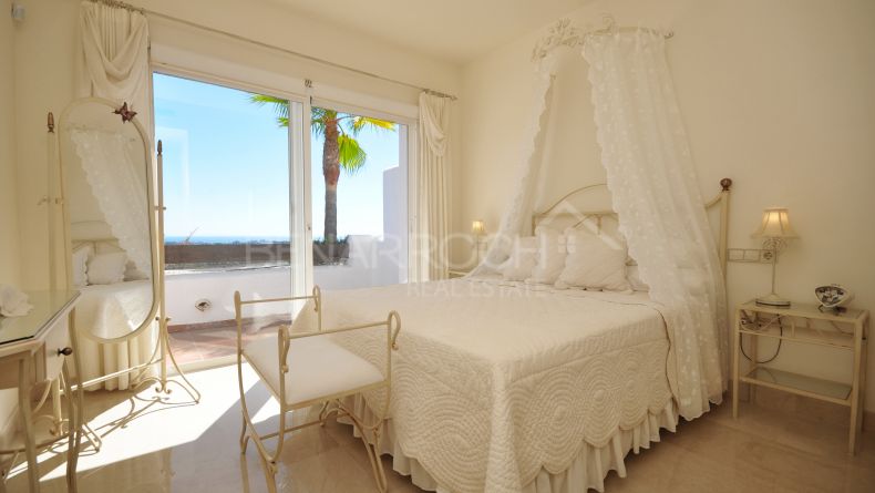 Photo gallery - Duplex penthouse with sea views in Lomas del Marques, Benahavis