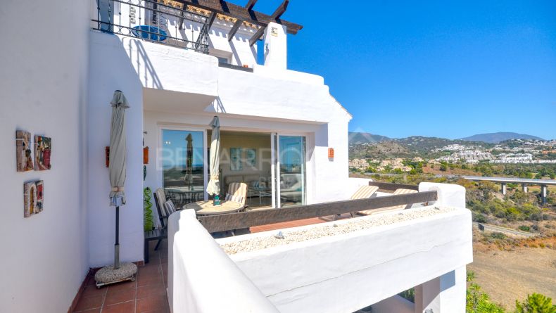 Photo gallery - Duplex penthouse with sea views in Lomas del Marques, Benahavis