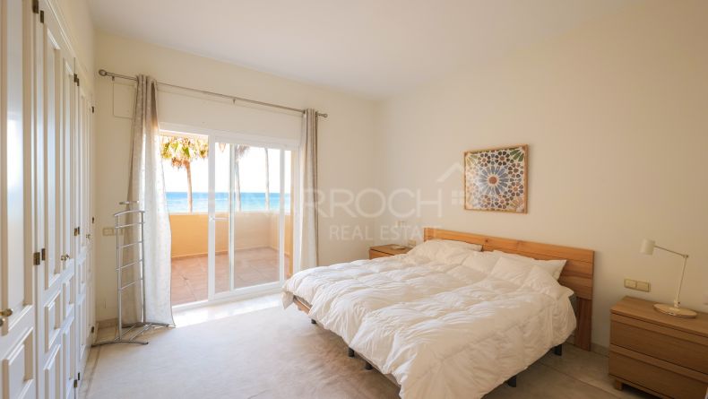 Galerie de photos - Appartement en bord de mer à Rio Real Playa, Marbella Est