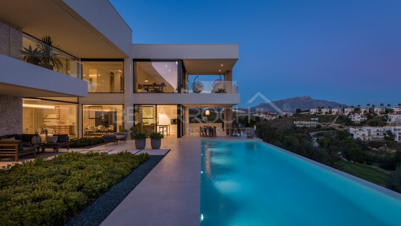 Photo gallery - Modern design villa in La Alqueria, Benahavis