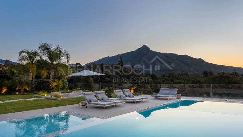 Photo gallery - Front line golf villa in Aloha, Nueva Andalucia