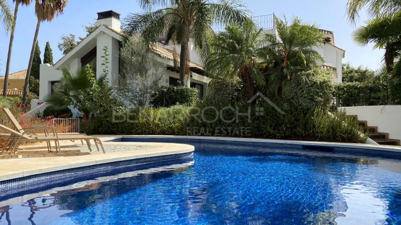 Villa in El Rosario, Marbella East