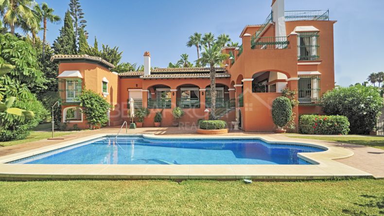 Mediterranean style villa in Bahia de Marbella, Marbella East