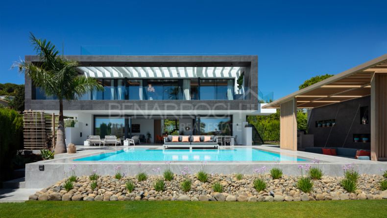 Contemporary style villa in Las Brisas, Nueva Andalucia