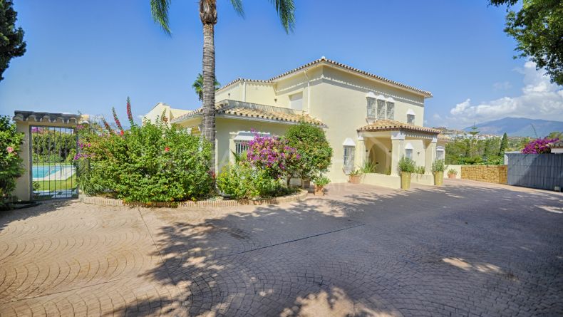 Galerie de photos - Villa avec vue sur le golf à Paraiso Medio, Estepona