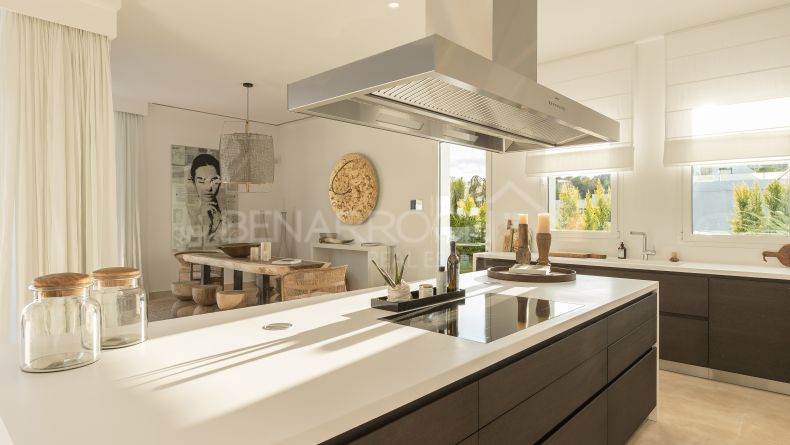 Photo gallery - Modern villa in the urbanization El Herrojo, complex La Quinta, Benahavis