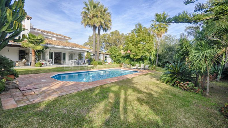 Villa cerca de la playa en Paraiso Barronal, Estepona