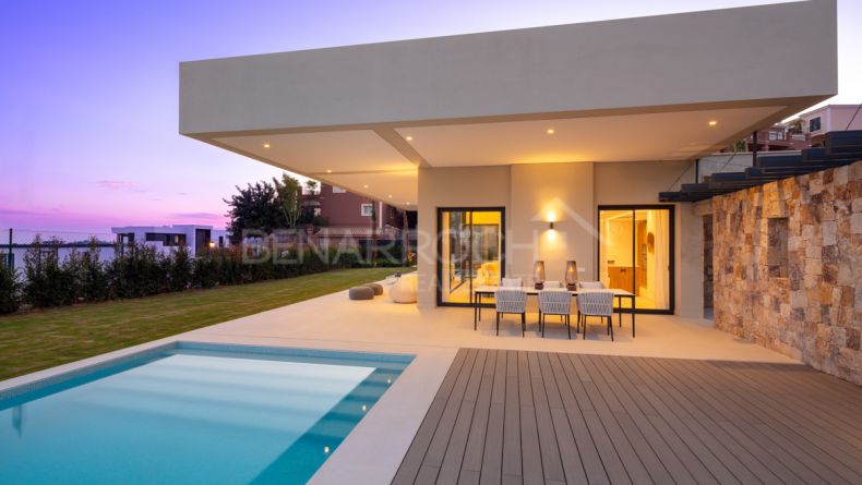 Photo gallery - Contemporary style villa in Anamaya, Nueva Andalucia