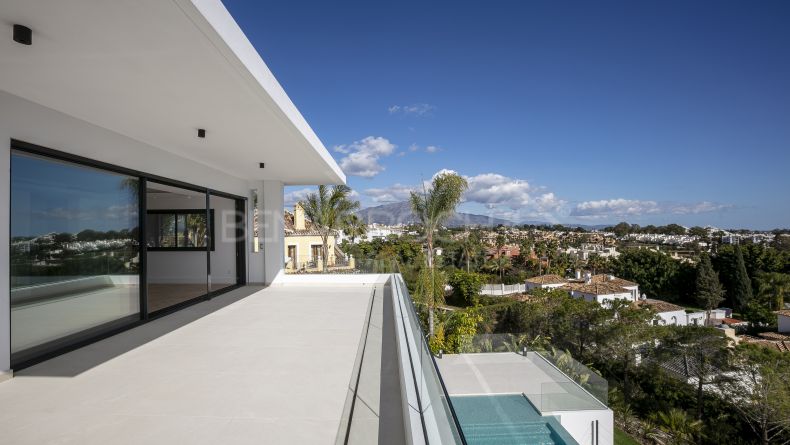 Galería de fotos - Villa de nueva construccion en El Paraiso Medio, Estepona