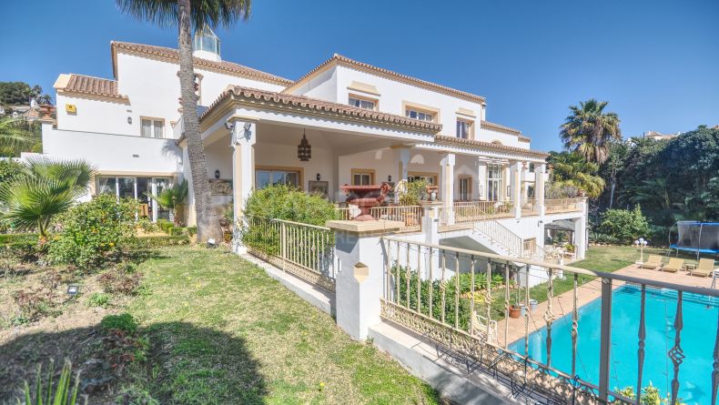 Villa de estilo mediterráneo en El Paraiso Alto, Benahavis