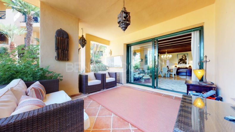 Appartement au rez-de-chaussée à El Campanario, Estepona