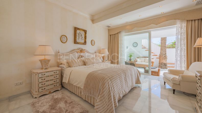 Photo gallery - Townhouse with breathtaking sea views in Oasis Club, Marbella