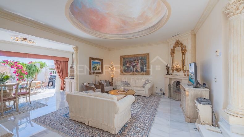 Galería de fotos - Casa adosada con impresionantes vistas al mar en Oasis Club, Marbella