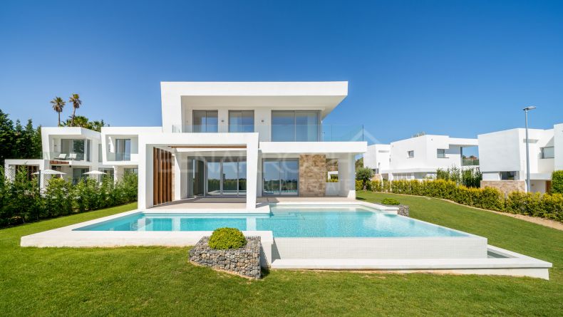 Villa de diseño contemporaneo en Santa Clara, Marbella Este