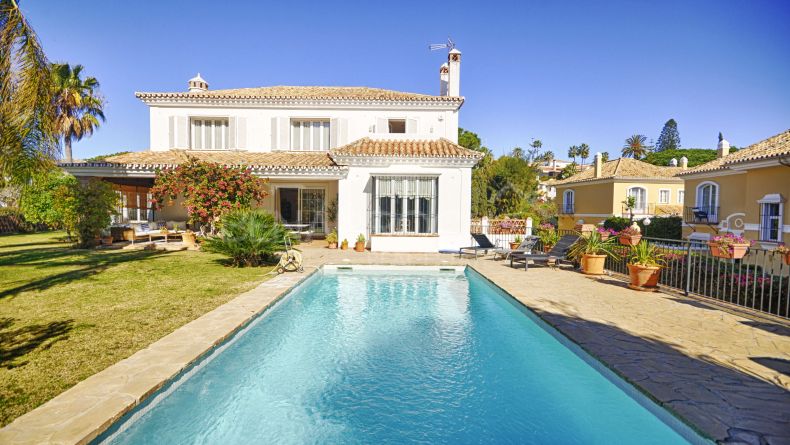 Acogedora villa familiar en Santa María Golf, Elviria, Marbella Este.