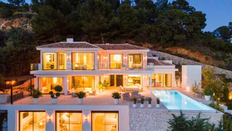 Villa de estilo contemporaneo en Cascada de Camojan, Marbella Golden Mile
