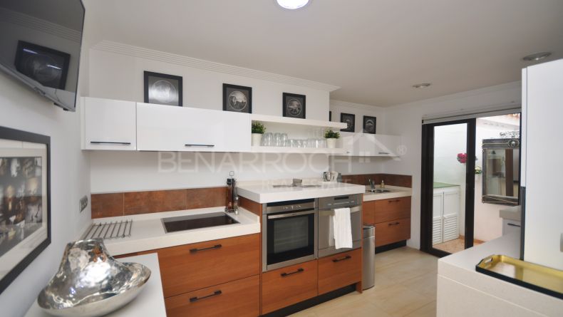Photo gallery - Immaculate apartment with views in El Paraiso Medio, Estepona