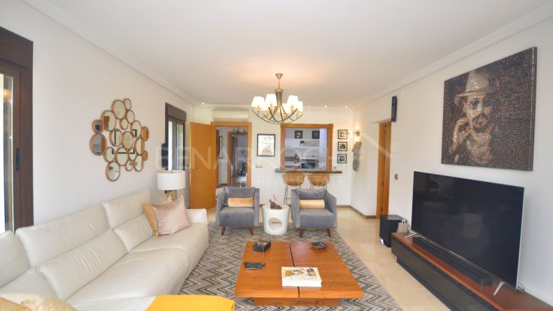 Photo gallery - Immaculate apartment with views in El Paraiso Medio, Estepona