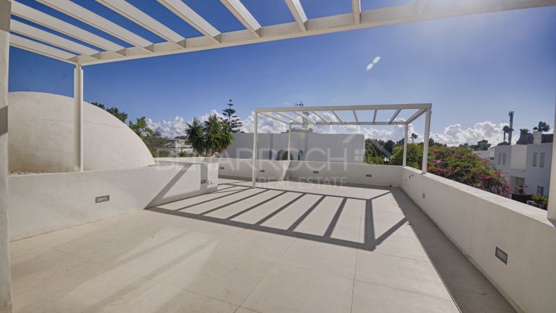 Photo gallery - Immaculate contemporary-style villa in Nueva Andalucia