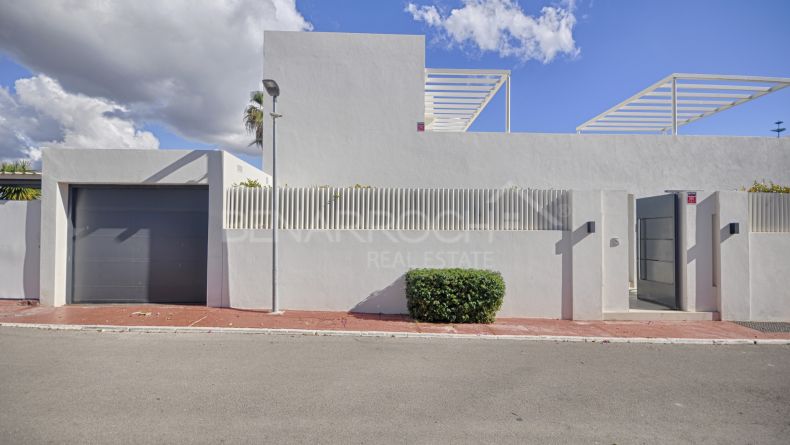 Galería de fotos - Impecable villa de estilo contemporáneo en Nueva Andalucia