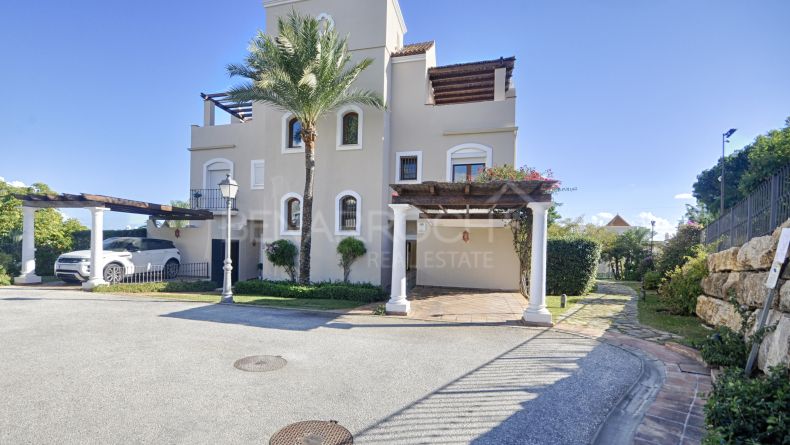 Semi-detached Corner House in Paraiso Hills, Estepona