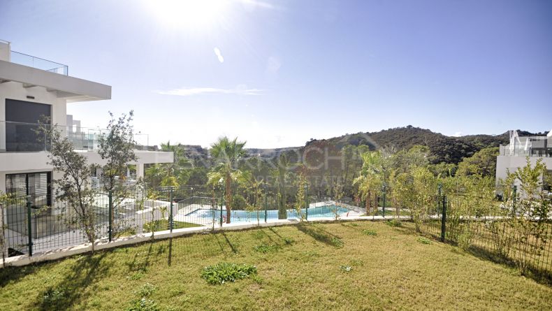 Galería de fotos - Apartamento con jardin en Ágora, Estepona