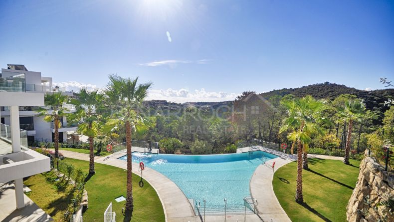 Apartamento con jardin en Ágora, Estepona