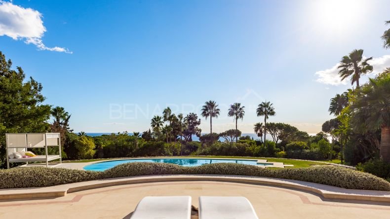 Charming villa with sea views in Las Chapas, Marbella