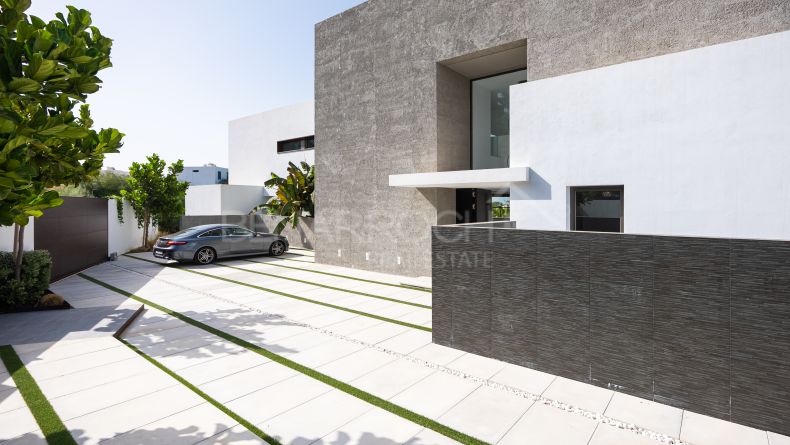 Photo gallery - Modern villa in La Alqueria, Benahavis