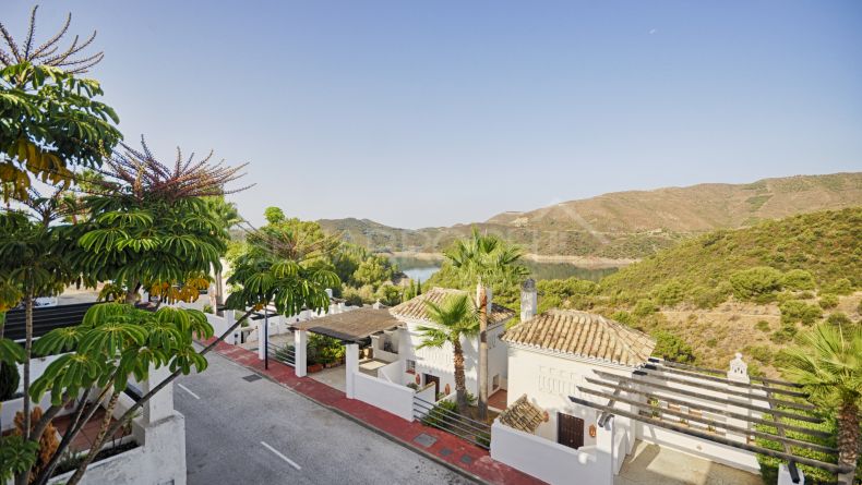 Immaculate townhouse in Zahara de Istán