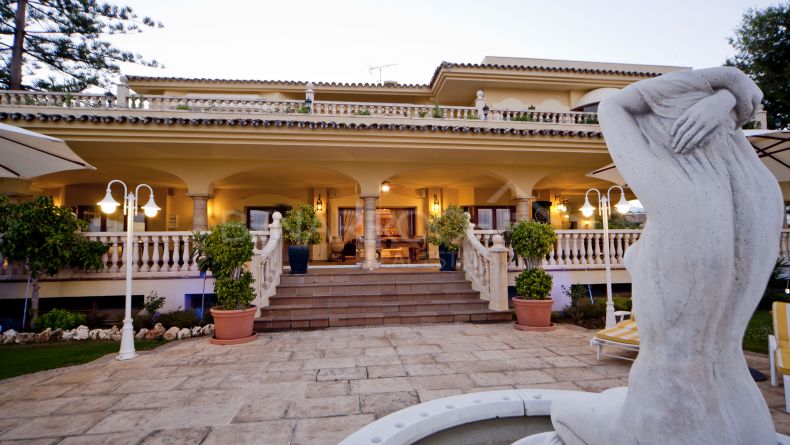 Galería de fotos - Villa clásica en Nueva Andalucía, muy cerca de Puerto Banus, Marbella