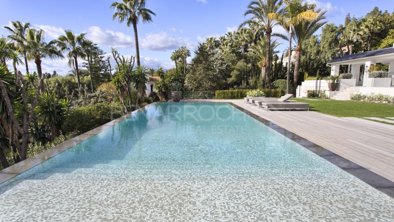 Photo gallery - Modern andalusian style villa in Marbella East